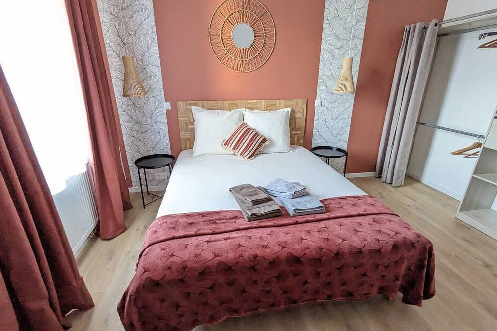 Apartamento entero, Air-conditioned and renovated one-bedroom apartment in the center of Soultz. Immediate access to the Alsace Wine Route 🍇. Between Colmar and Mulhouse. Fiber optic Wi-Fi, modern comforts for 1-3 people. The perfect base for exploring all of Alsace! in Soultz-Haut-Rhin, Parque natural regional de los Ballons des Vosges