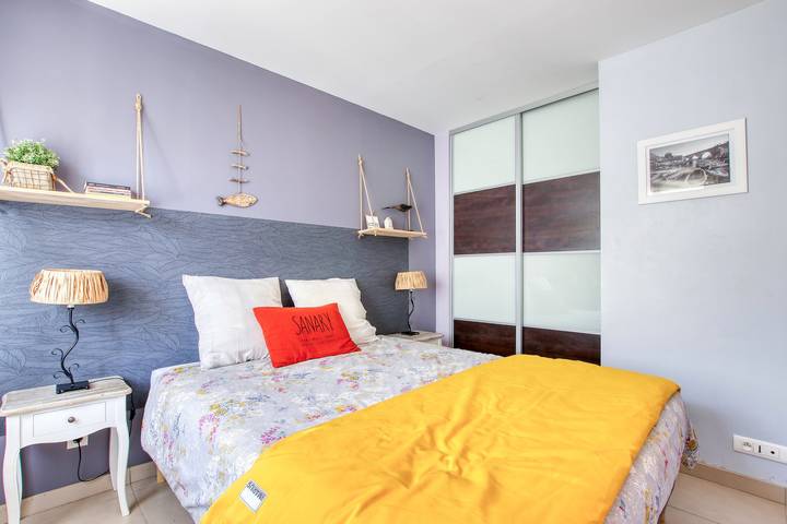 Ganze Wohnung, Ferienwohnung für 4 Personen mit Terrasse in Sanary-sur-Mer, Mittelmeerküste (Frankreich)