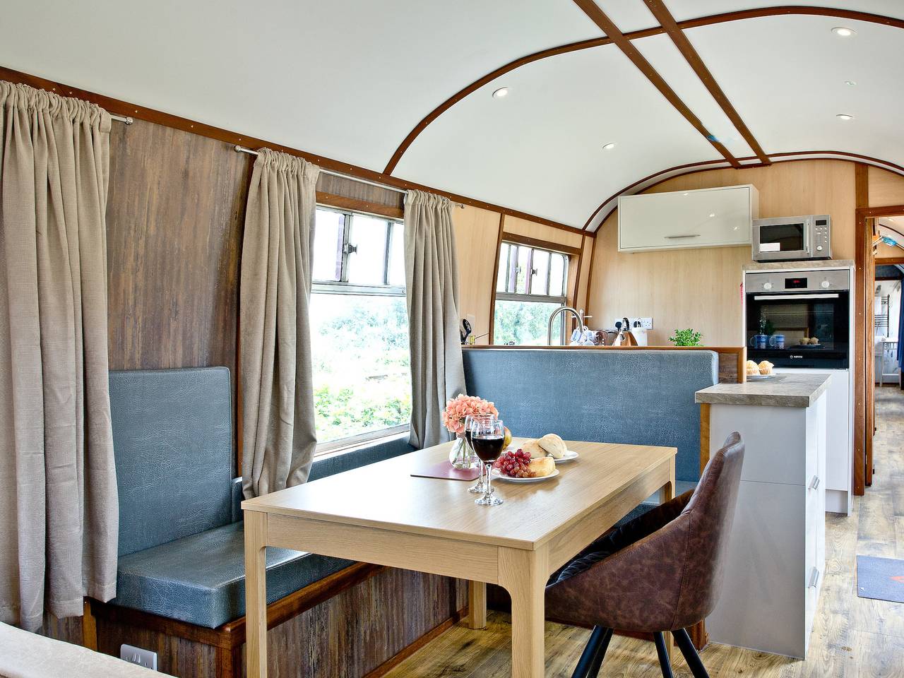 Brunel Boutique Railway Carriage 4 in Dawlish Warren, Dawlish