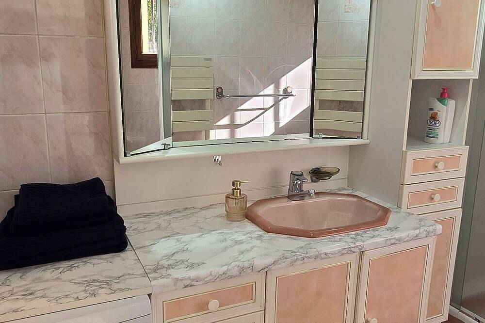 Ganze Wohnung, Charming 35 m2 apartment with terrace and garden in Domont, Val-d'Oise