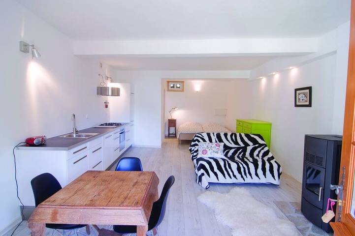 Gîte pour 3 personnes, avec Terrasse et Jardin à Les Vigneaux
