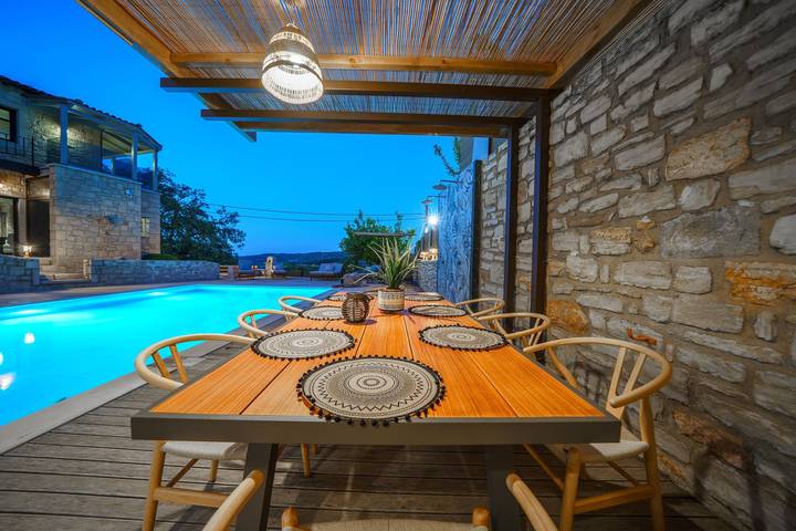 Chalet para 8 personas con piscina in Region Heraklion
