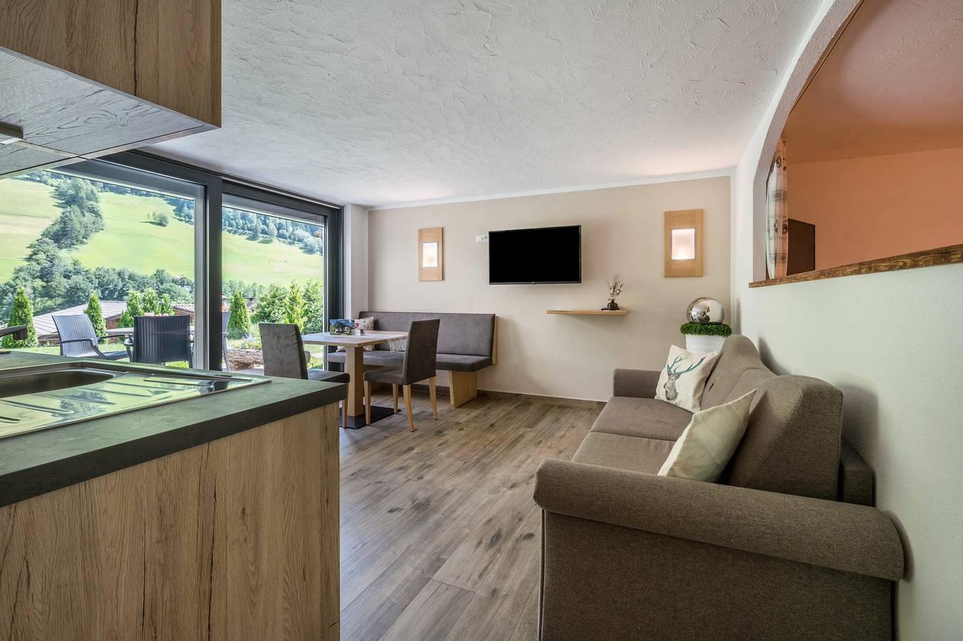Appartamento intero, Appartamento "Kreuzkofel" con idromassaggio condiviso e giardino in Valle Aurina, Alpi della Zillertal