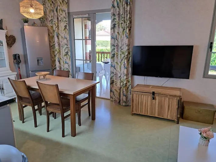 Apartamento de vacaciones para 5 personas, con jardín además de balcón y vistas - 1