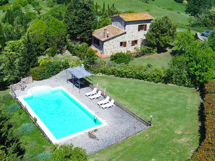 Agriturismo per 4 persone, con Giardino e Piscina a Pomarance