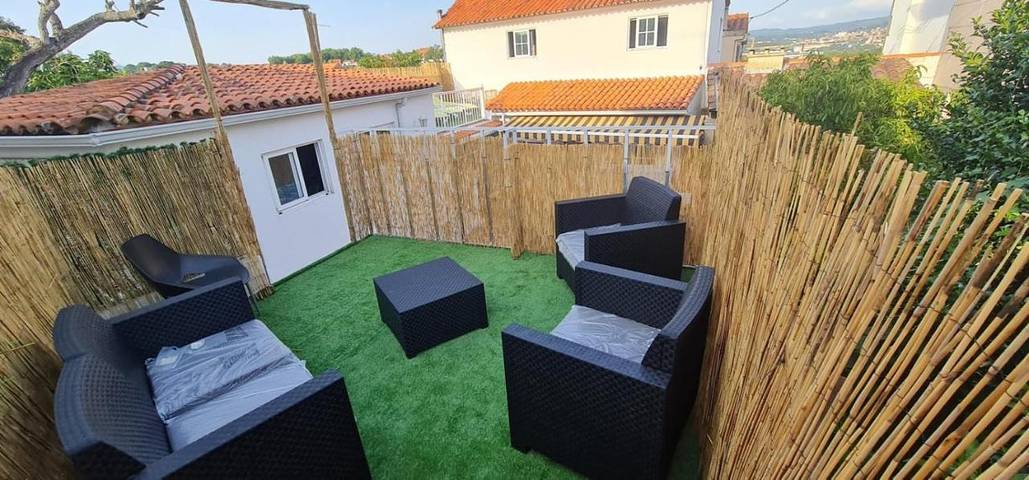 Location de vacances pour 10 personnes, avec Terrasse ainsi que Piscine et Vue dans Navia - 2