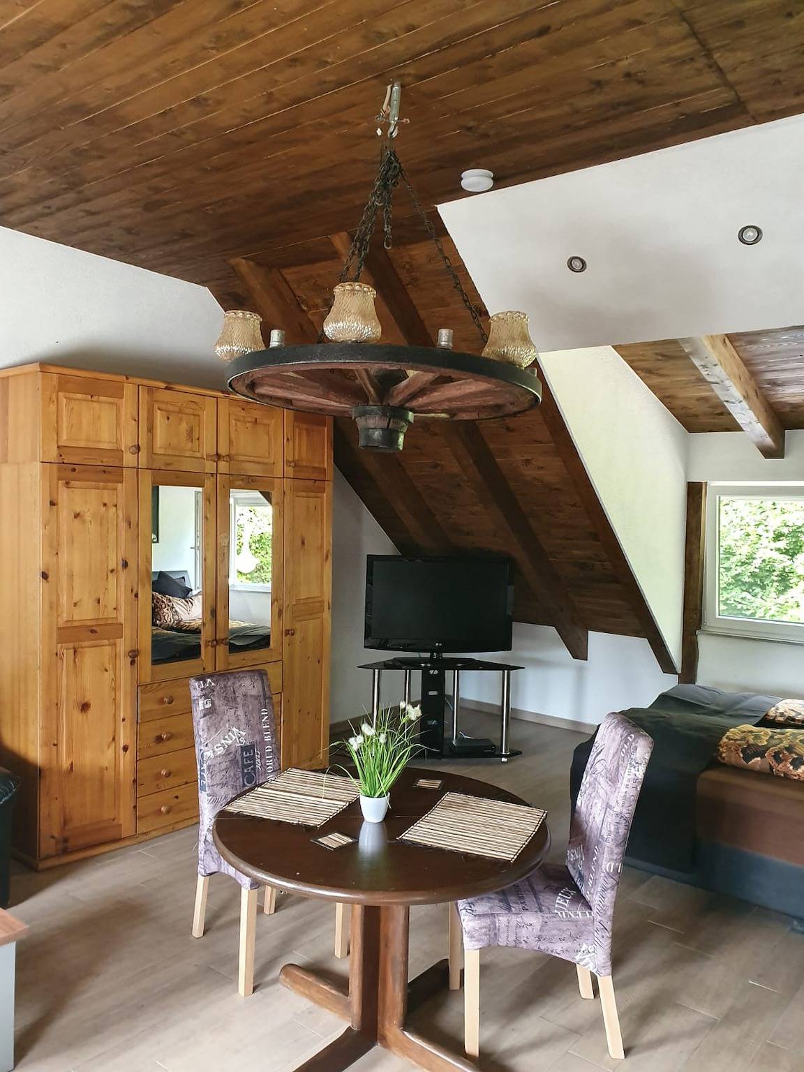 Ganze Wohnung, Ferienwohnung '2' mit Bergblick, Gemeinschaftsgarten und Wlan in Stockach, Landkreis Konstanz