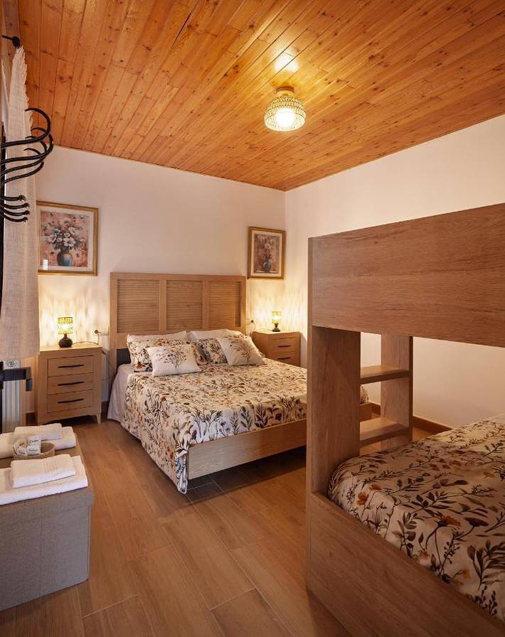 Location de vacances pour 7 personnes, avec vue et balcon dans Terra Alta