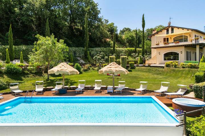 Villa für 12 Personen, mit Garten und Pool sowie Terrasse in Marche - 3