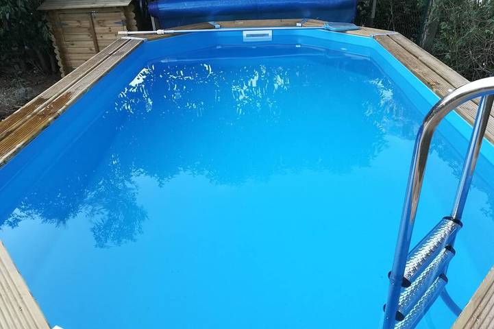 Location de vacances pour 8 personnes, avec jardin et terrasse à Vitrolles