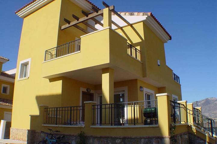 Ferienhaus für 6 Personen, mit Balkon und Garten