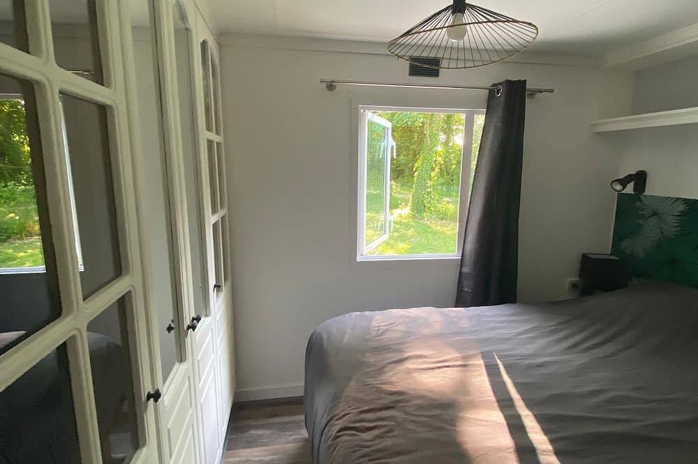 Nouveau Mobil home bord de rivière ,pêche à la truite 1h30 de Paris . in Pont-sur-Vanne, Yonne