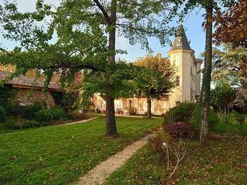 Cottage pour 8 personnes, avec vue ainsi que jardin et piscine à Quintenas