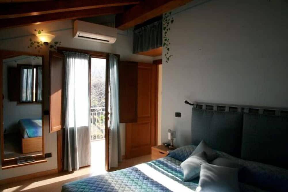 New beautiful villa, close to the sandy beach. Large terrace. Garden. in Pietrasanta, Italian Riviera