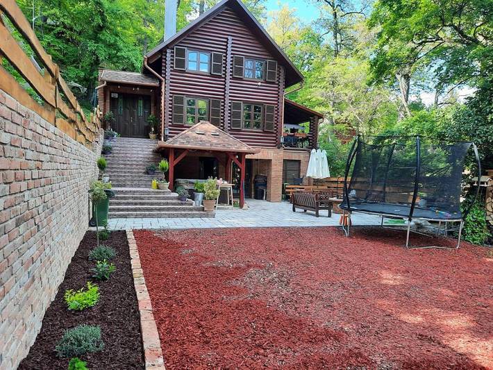Chalet für 13 Personen, mit Balkon und Whirlpool sowie Terrasse und Garten in Ungarn - 2