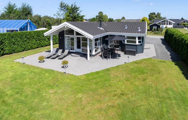 Ferienhaus für 6 Personen, mit Terrasse und Sauna sowie Whirlpool und Garten in Råde Strand