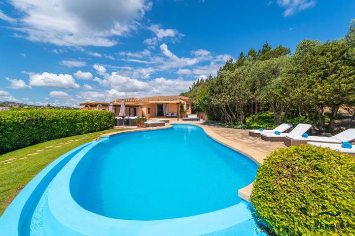 Villa pour 14 personnes, avec jardin et balcon à Porto Cervo - 2