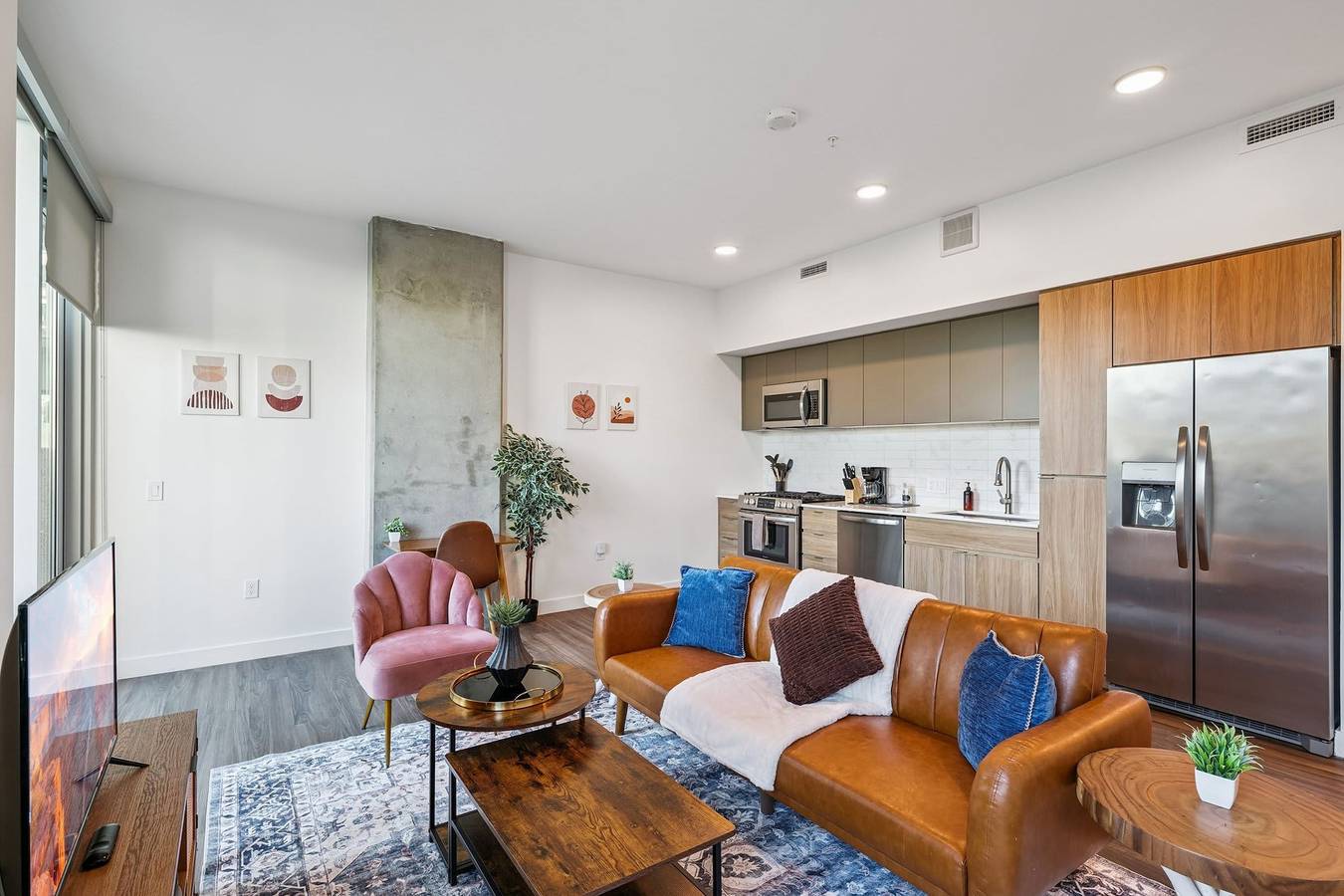 Entire apartment, Cozysuites Adeline Sdo - valet parking gym pool in Phoenix, Maricopa County