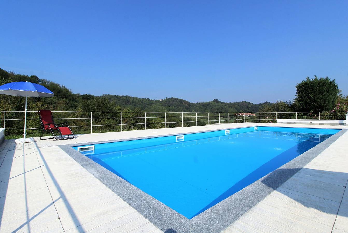 Vakantiehuis voor 6 personen met tuin in Brozolo, Provincie Torino