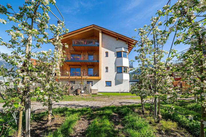 Ferienwohnung für 4 Personen, mit Garten in Meran
