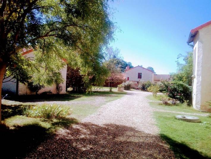 Location de vacances pour 4 personnes, avec vue et jardin à Braye-sous-Faye - 3