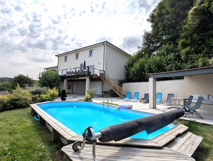 Gîte pour 12 personnes, avec Balcon et Jardin