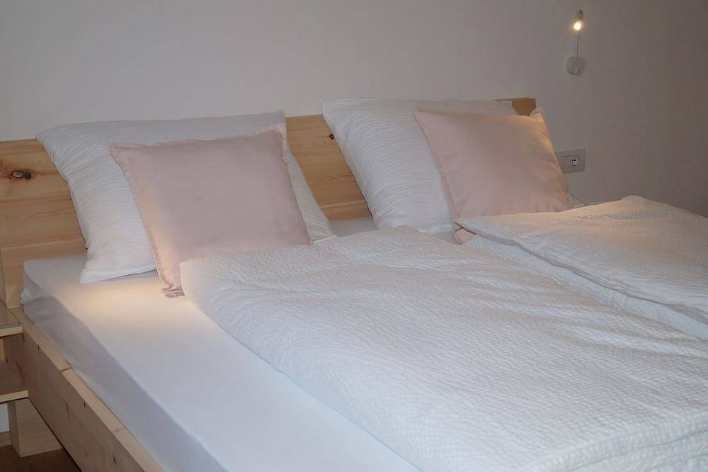 Ganze Wohnung, Laimbruchhof Apartment Eva 2 Sz Urlaub a. Bauernhof Familien- u Aktivurlaub Wlan in Pfitsch, Zillertaler Alpen