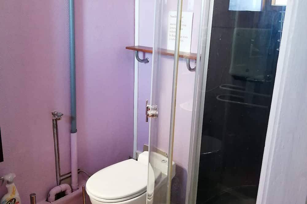 Apartamento entero, Coqué Studio Meublé Jolie Vue, au Calme, 300m des Thermes in Vittel, Neufchâteau
