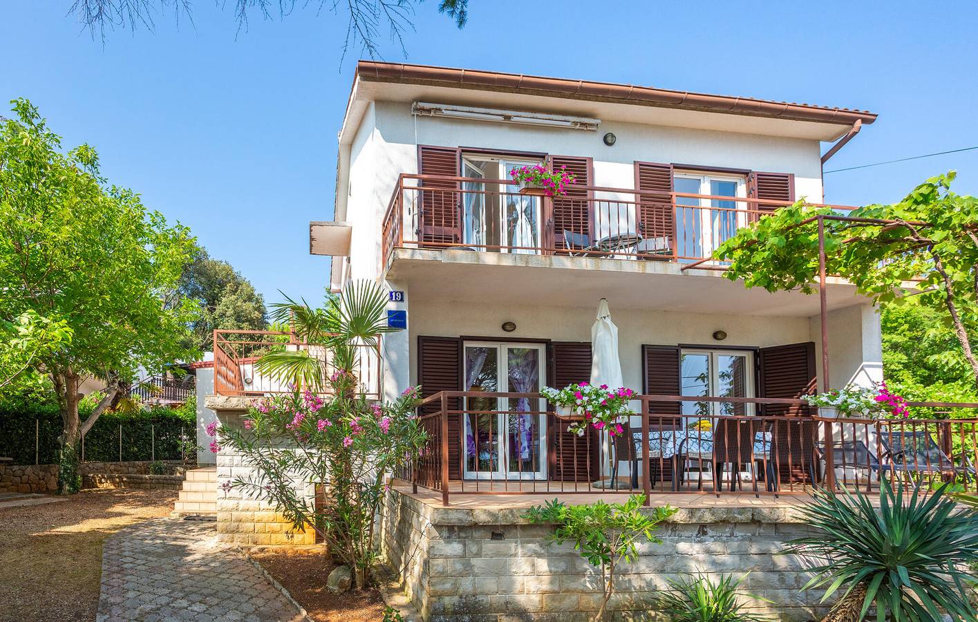 Entire holiday apartment, Holiday apartment for 5 people with terrace in Pinezici, Krk