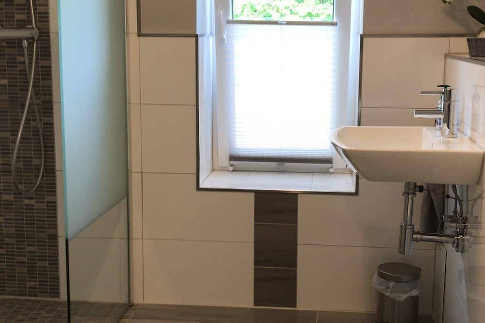 Ganze Wohnung, ***Traumhaft schöne Fewo im Grünen*** in Vilmnitz, Putbus