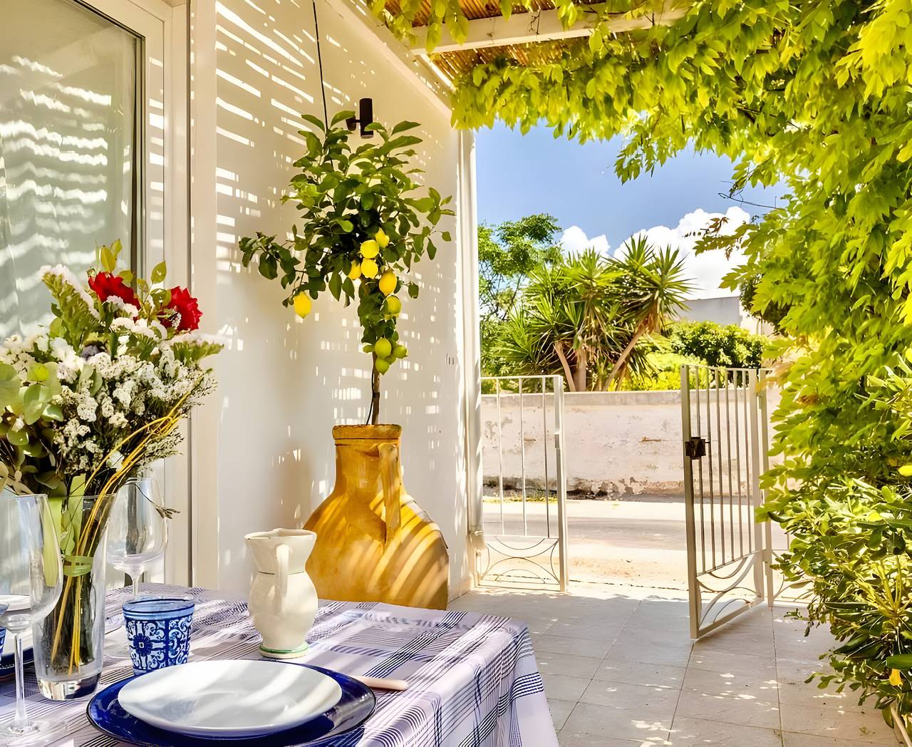 Design-Apartment mit Dachterrasse am Meer in Capilungo, Golf von Tarent