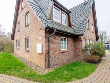 Ferienwohnung für 4 Personen, mit Garten und Balkon, kinderfreundlich in Morsum