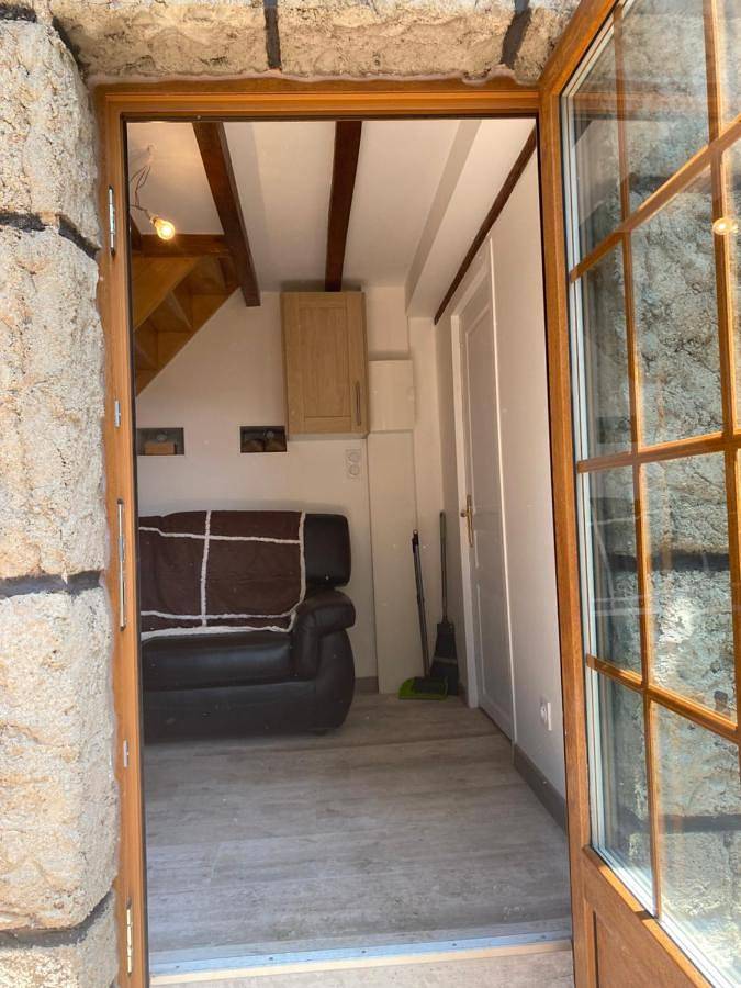 Gîte pour 4 personnes, avec piscine ainsi que jacuzzi et sauna, animaux acceptés à Firminy - 3
