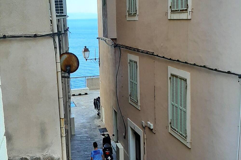 Geheel appartement, Een studio huren in Haute_Ville in Bonifacio in Bonifacio, Frankrijk