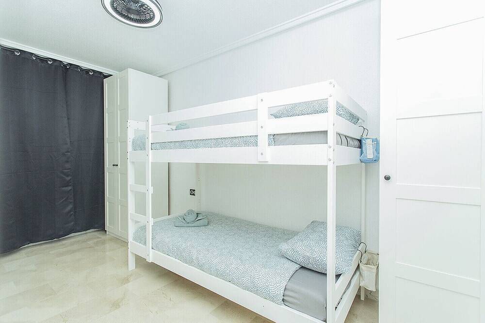 Apartamento entero, 030 Melissa Beach Apartment - Alicante Holiday in Torrevieja, Costa Blanca