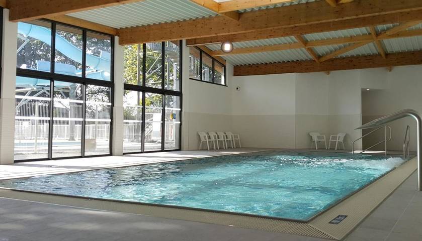 Camping pour 2 personnes, avec Terrasse et Jardin ainsi que Bassin pour enfant et Piscine