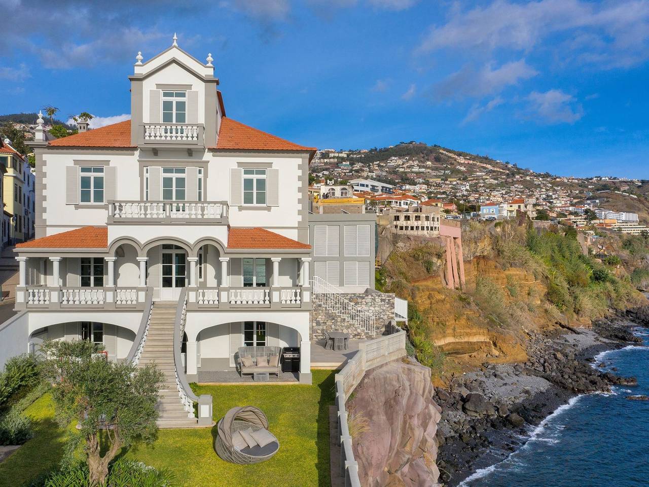 Mit Privatpool für 12 Personen in Sao Goncalo, Madeira in São Gonçalo, Madeira