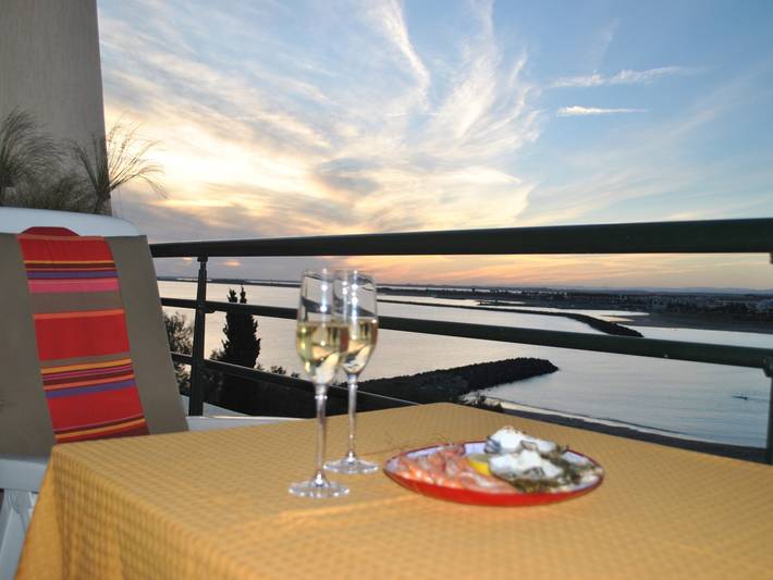 Gîte pour 2 personnes, avec piscine dans Plage Lazaret - 2