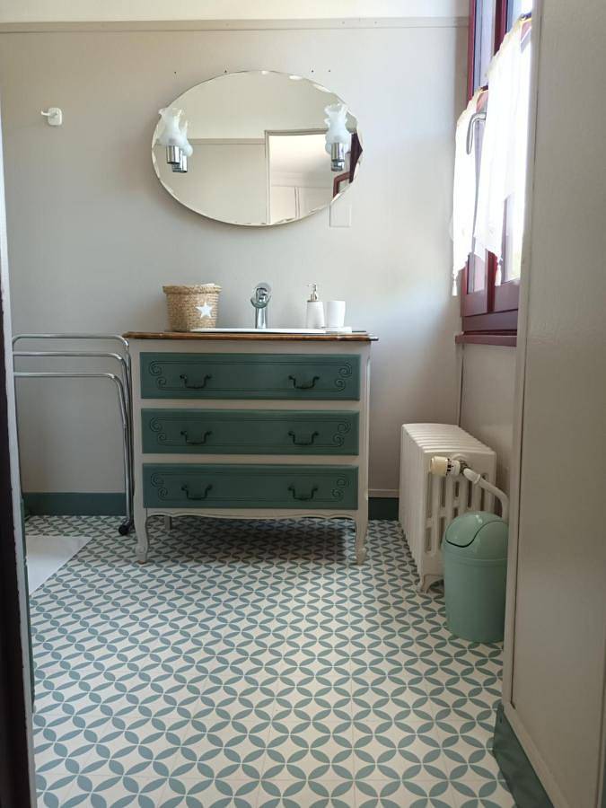 Double Room with Private Bathroom in Saint-Léonard-de-Noblat, Région de Limoges