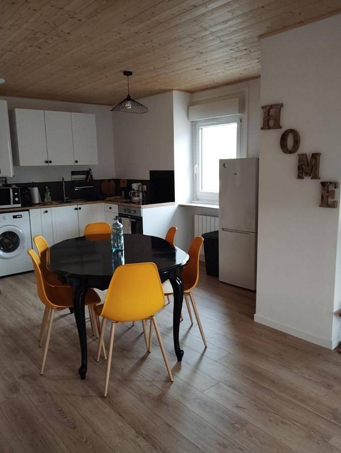 Location de vacances pour 8 personnes, avec vue et jardin, adapté aux familles à Le Cheylard - 4
