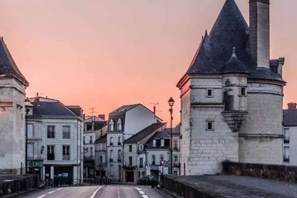 Appartement entier, Studio lumineux 2 pers. | Centre-ville & confort | Parking à proximité in Châtellerault, Vienne (France)