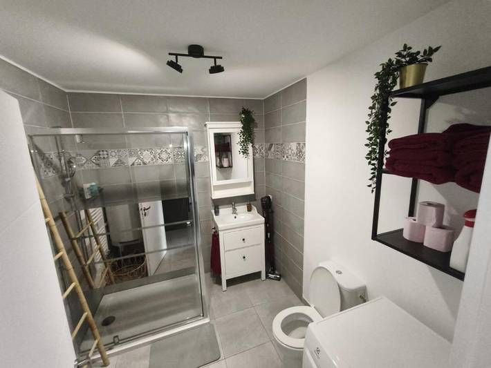Location de vacances pour 11 personnes, avec terrasse ainsi que piscine et jardin, animaux acceptés à La Motte-d'Aigues - 4