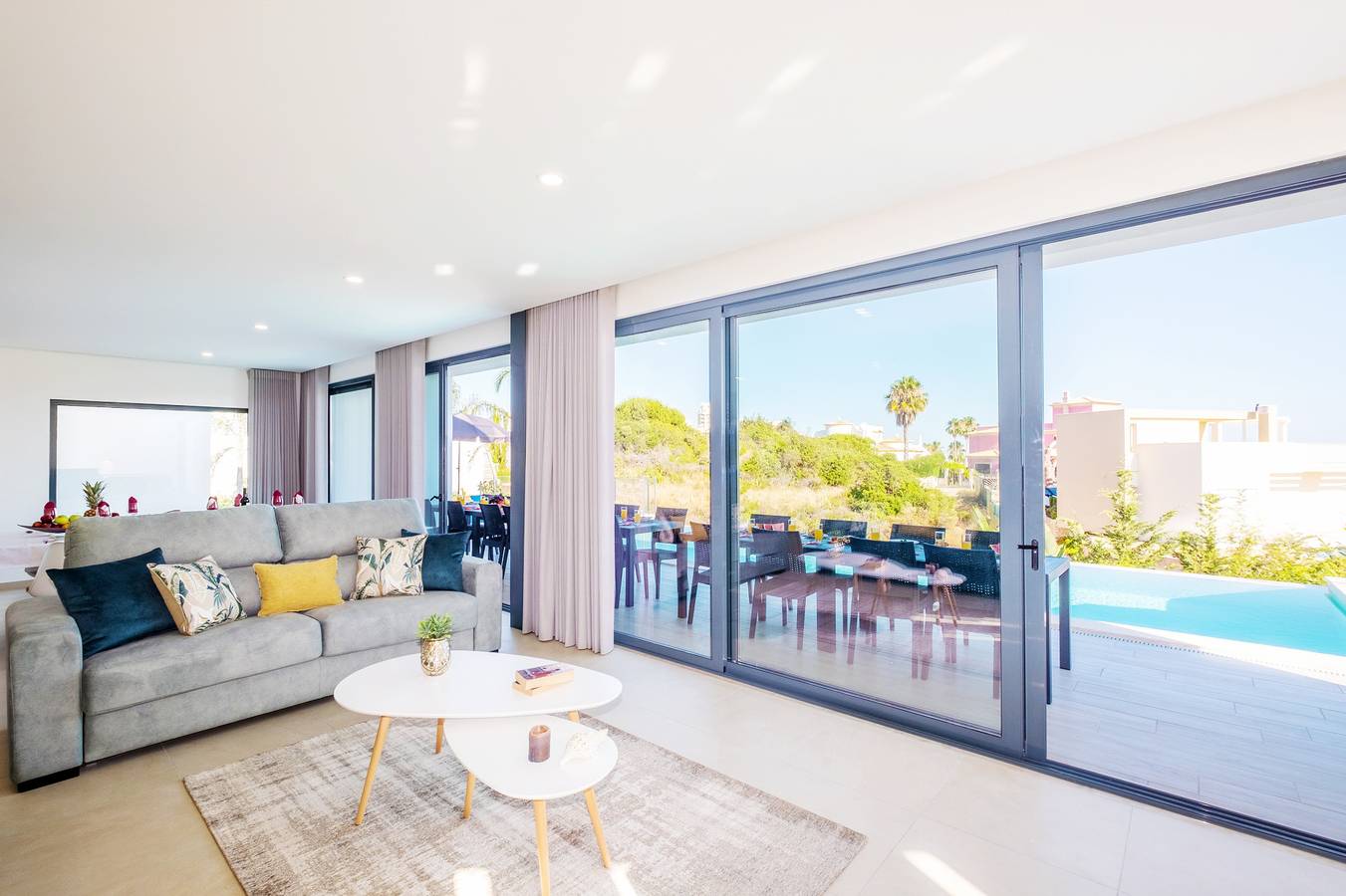 Villa Charlotte in Armação de Pêra (costa), Faro Distrikt