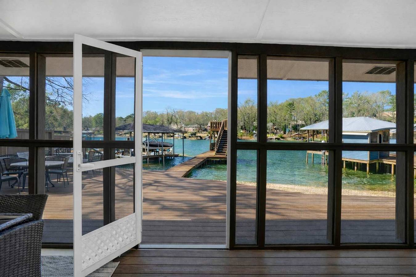 Apartamento entero, Lakefront Cabin with Private Dock in Lake Martin