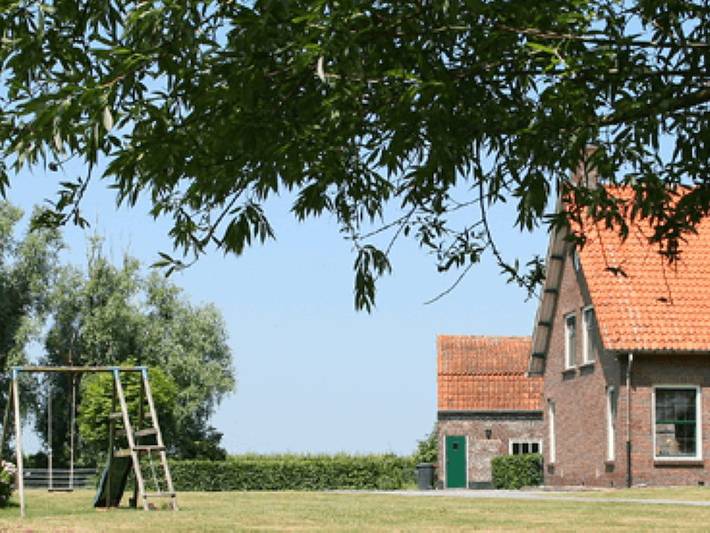 Ferienhaus für 12 Personen, mit Terrasse und Balkon/Terrasse in Zeeland