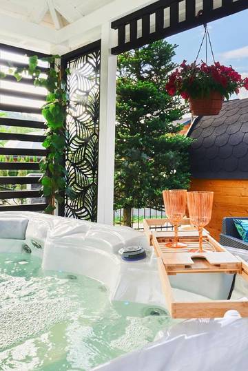 Gîte pour 2 personnes, avec piscine et vue ainsi que jardin et sauna, animaux acceptés dans Petite-Pologne