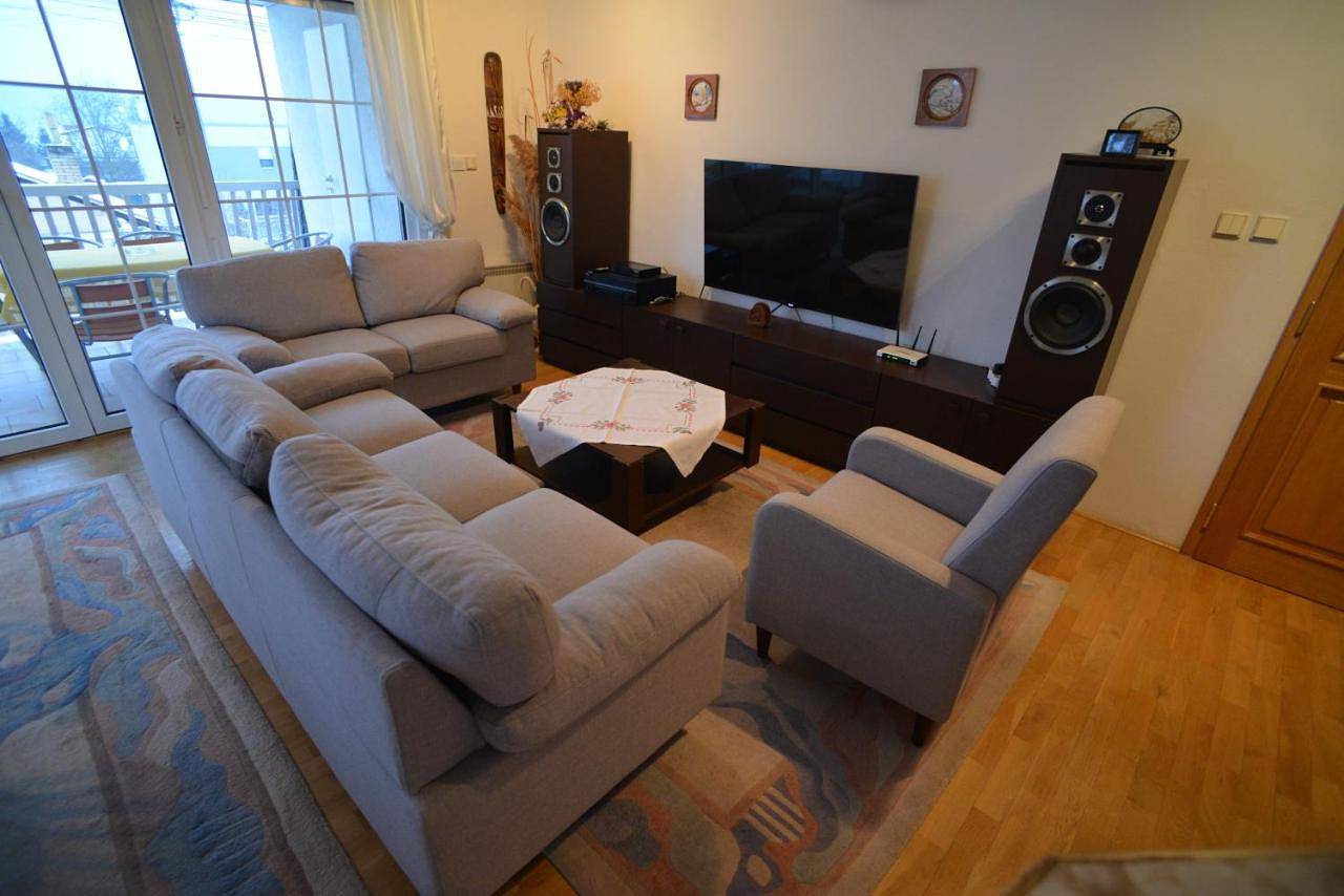 Appartement entier, Three-Bedroom Apartment in Plzeň, Région de Plzeň