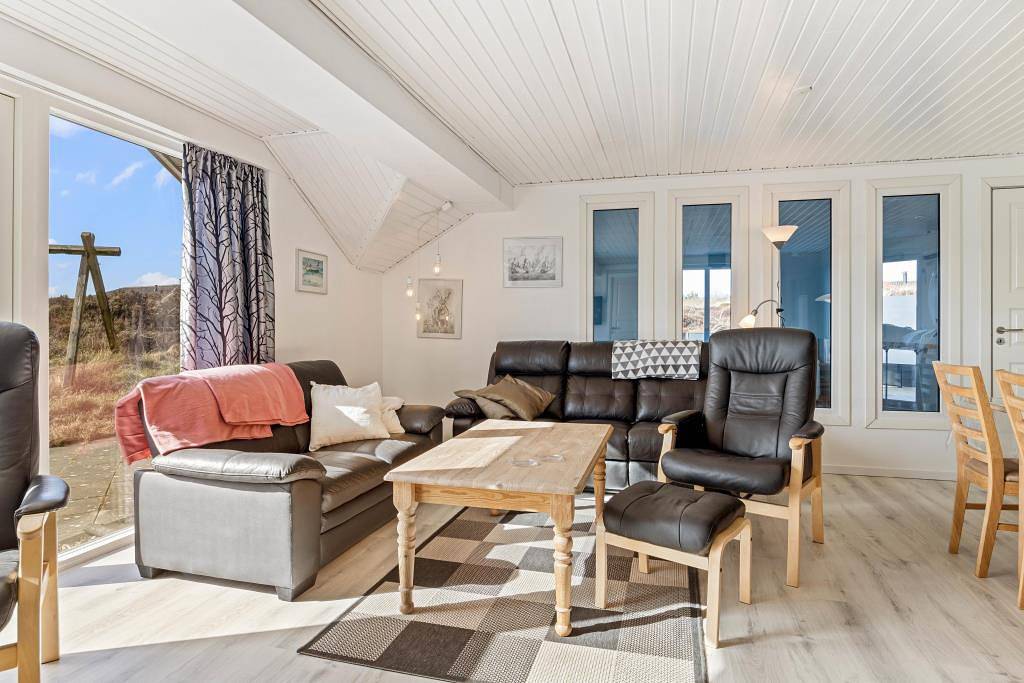 Schönes Ferienhaus mit Schwimmingpool und Whirlpool - für 8 Personen - in Henne Strand in Henne, Filsø See