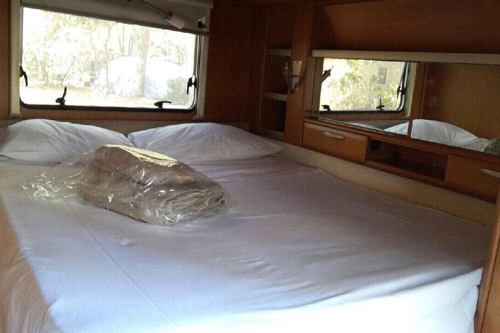 Charming fully-equipped caravan in Porto Vecchio by the sea in Porto Vecchio, Sartène e dintorni
