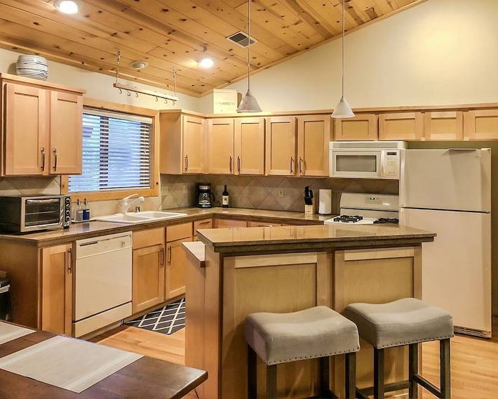 Vacation rental for 5 people, with pool and hot tub as well as sauna and terrace in Donner Lake